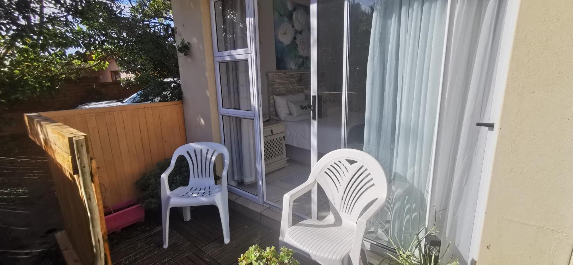 The Coelacanth Guest House And Beach Thyme Self Catering Kidd's Beach Exterior photo