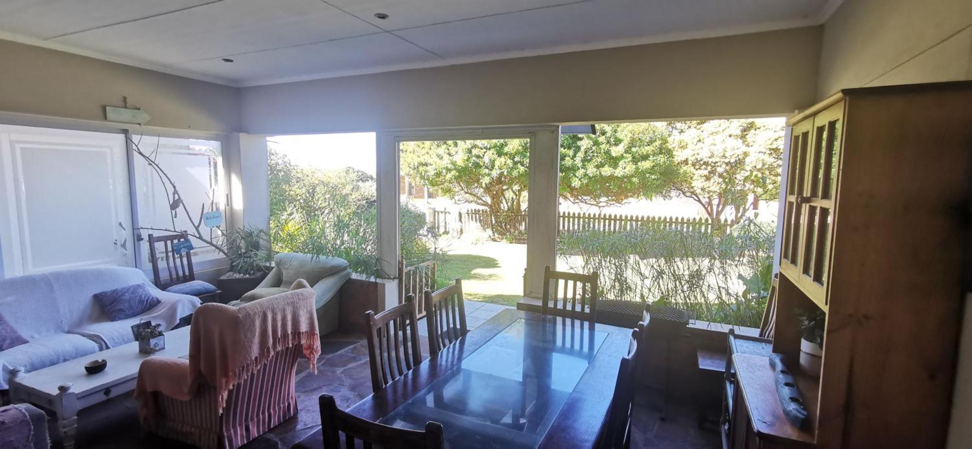 The Coelacanth Guest House And Beach Thyme Self Catering Kidd's Beach Exterior photo