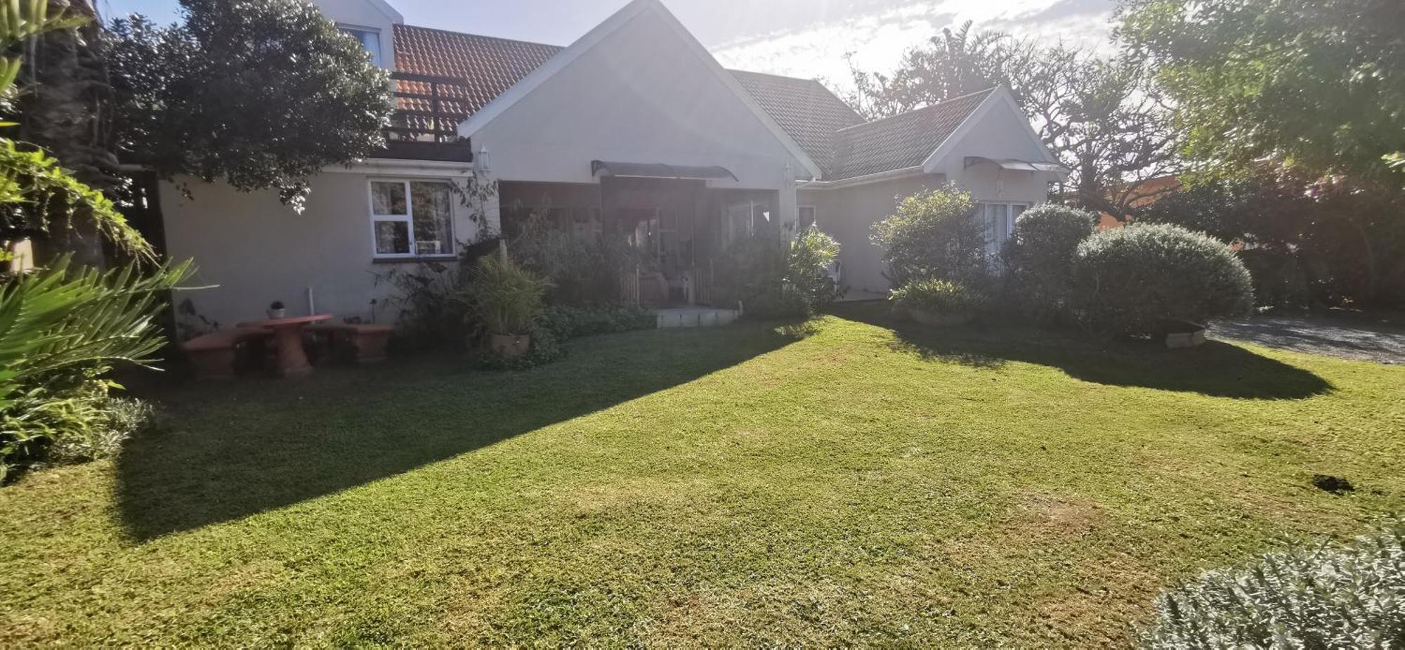 The Coelacanth Guest House And Beach Thyme Self Catering Kidd's Beach Exterior photo