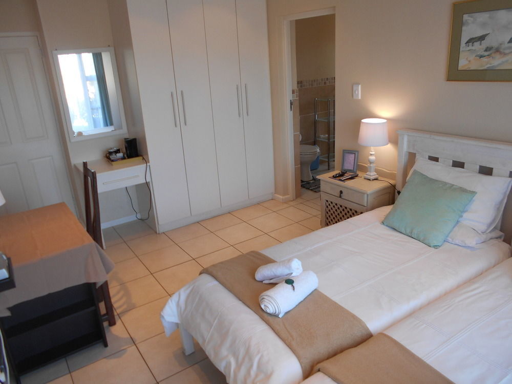 The Coelacanth Guest House And Beach Thyme Self Catering Kidd's Beach Exterior photo